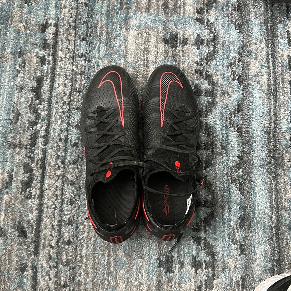 Nike FlyKnit Phantom soccer Cleats